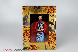 Lacquer frame printed with chrysanthemum pattern 13*18 cm